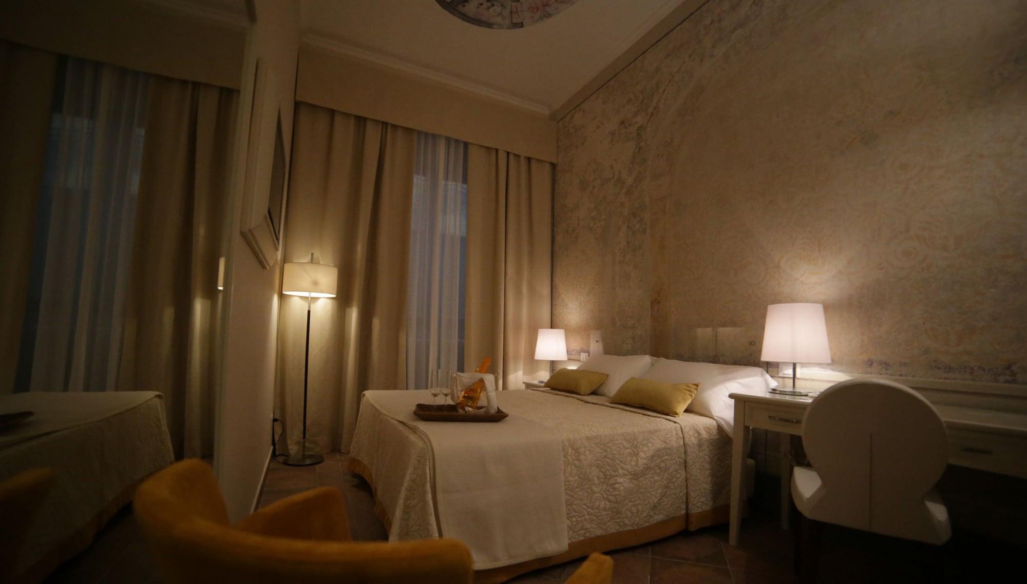 Hotel Renaissance Firenze Bagian luar foto